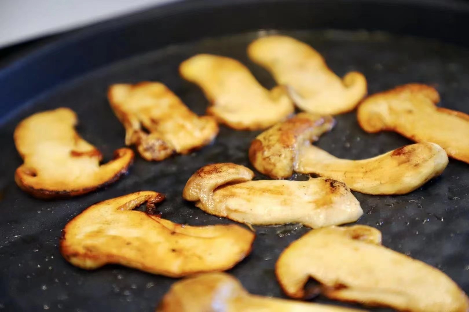 2021年麗江最全美食特產推薦攻略！舌尖上的麗江之煎烤松茸